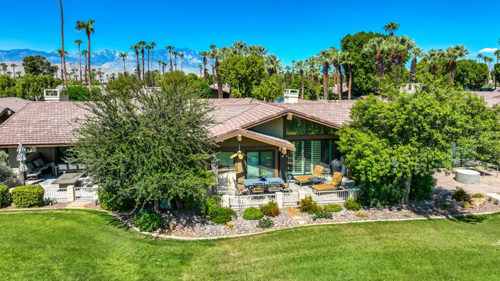 136 Deer Spring Way Palm Desert, CA 92211