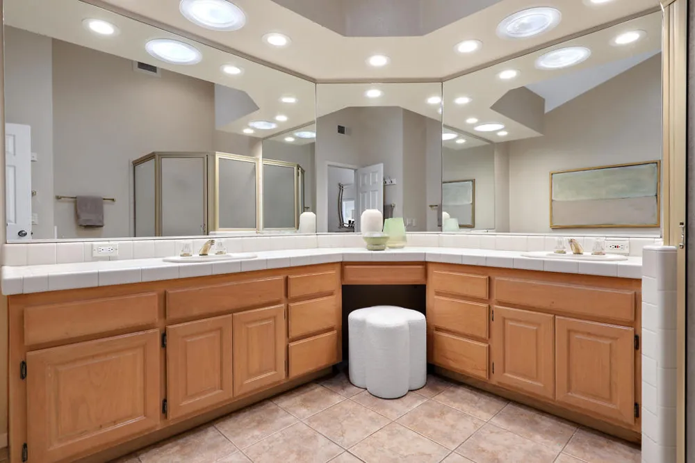 136 Deer Spring Way Palm Desert, CA 92211