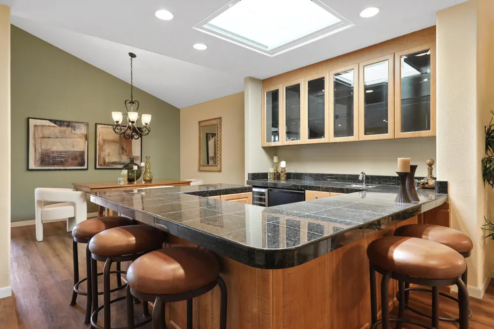 136 Deer Spring Way Palm Desert, CA 92211