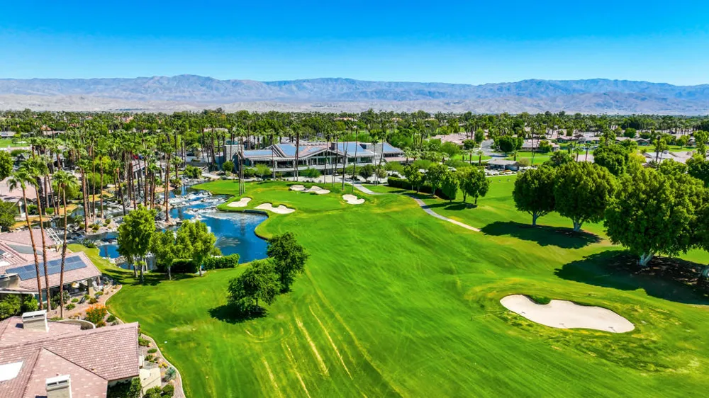 136 Deer Spring Way Palm Desert, CA 92211
