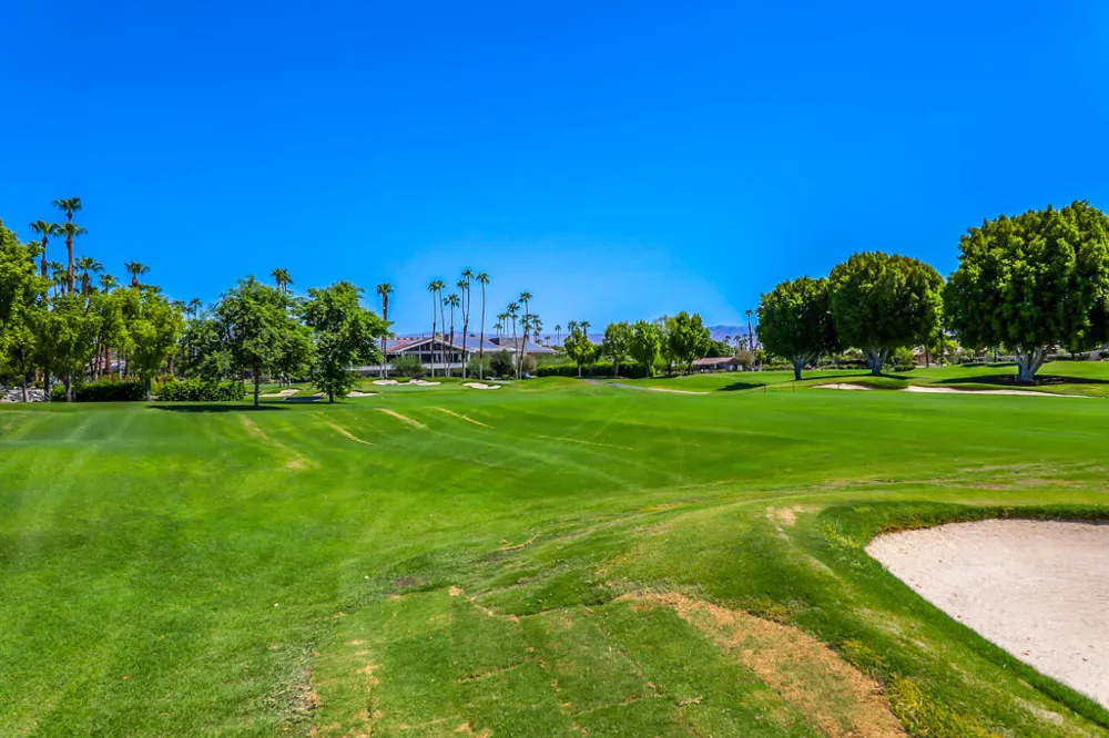 136 Deer Spring Way Palm Desert, CA 92211