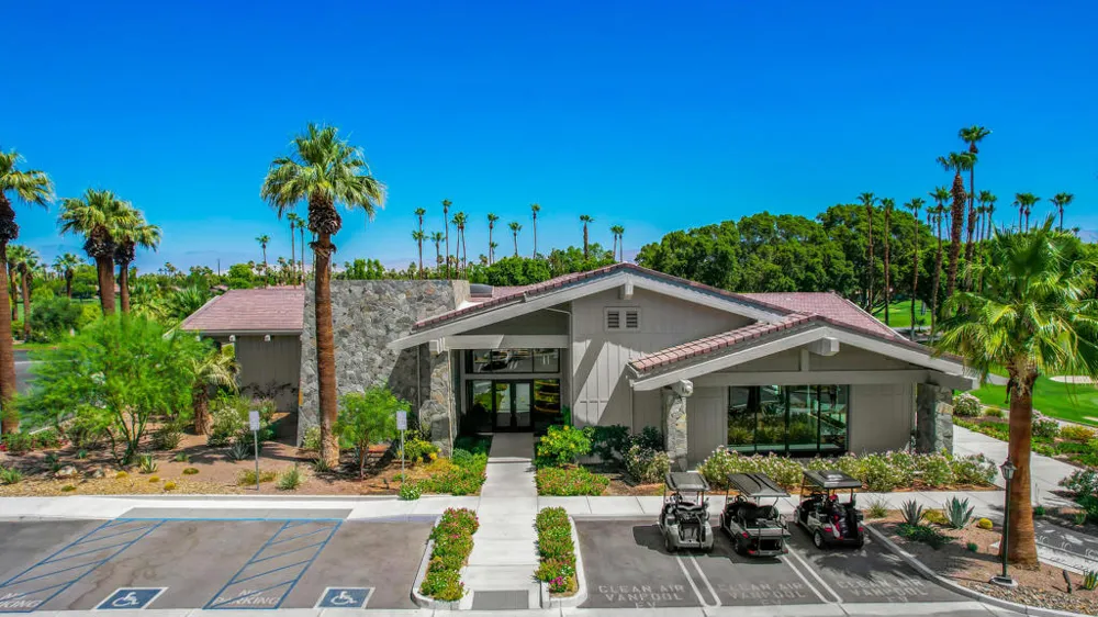 136 Deer Spring Way Palm Desert, CA 92211