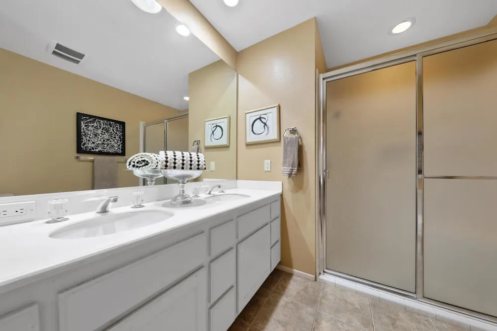 136 Deer Spring Way Palm Desert, CA 92211