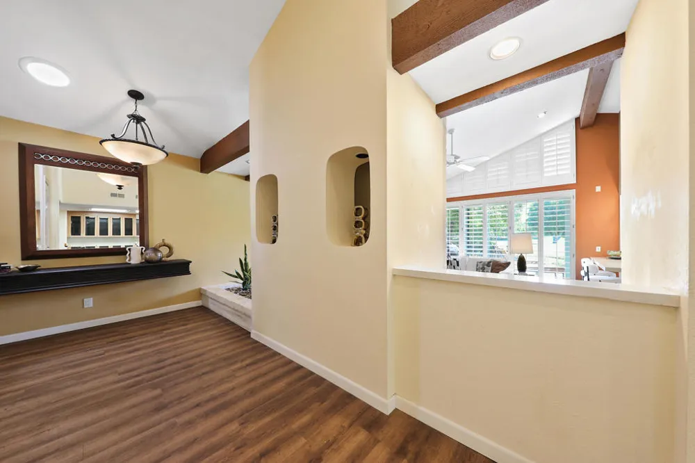 136 Deer Spring Way Palm Desert, CA 92211
