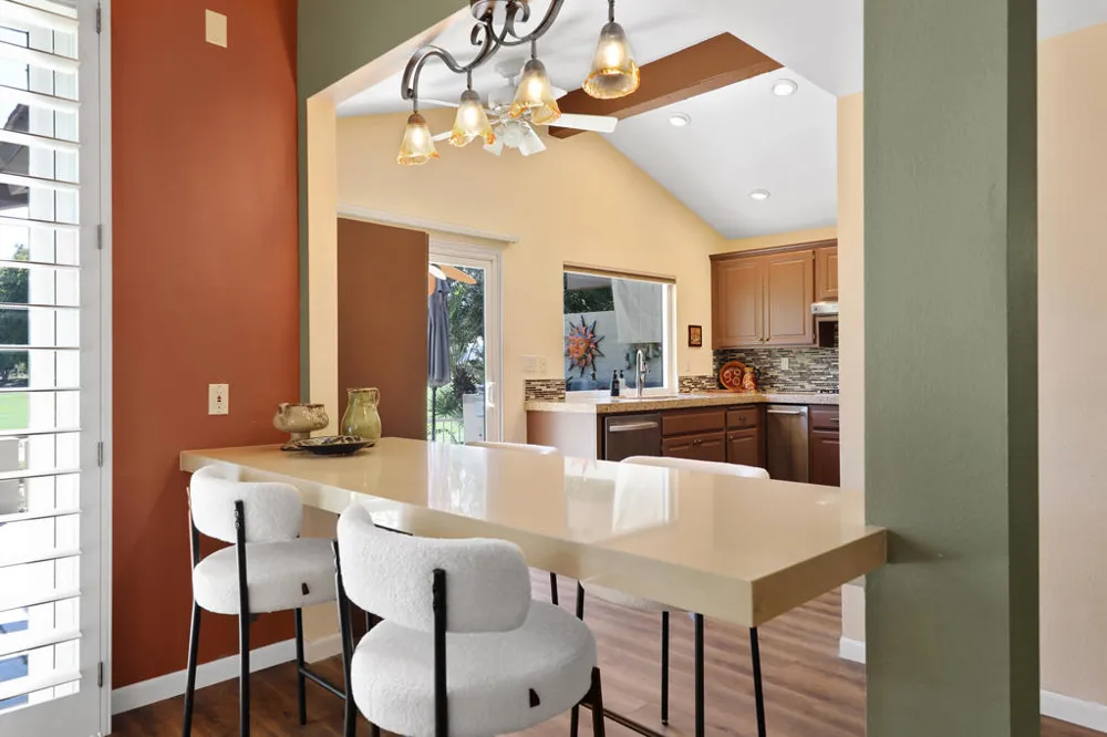 136 Deer Spring Way Palm Desert, CA 92211