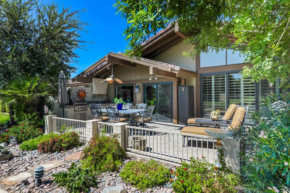 136 Deer Spring Way Palm Desert, CA 92211