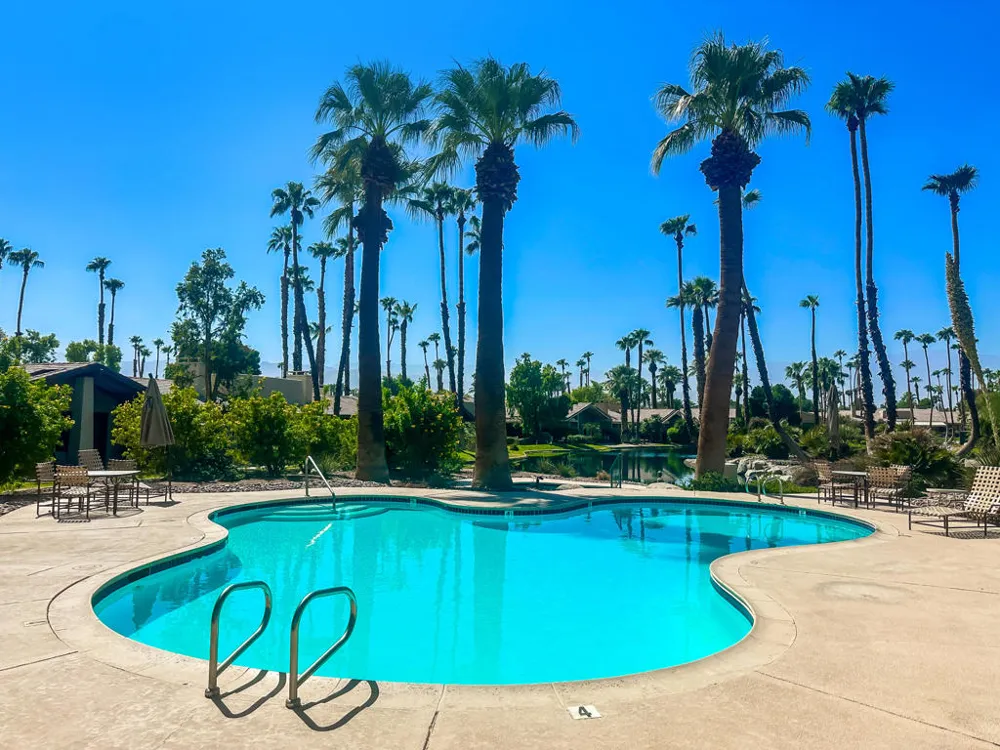 136 Deer Spring Way Palm Desert, CA 92211