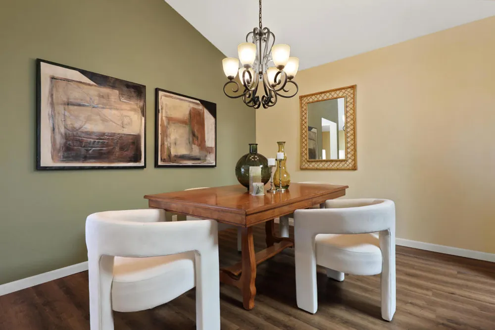 136 Deer Spring Way Palm Desert, CA 92211