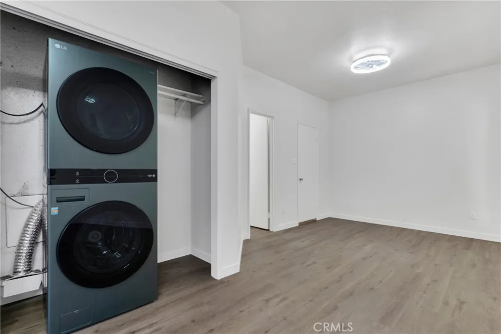 7632 Topanga Canyon #110 Canoga Park, CA 91304