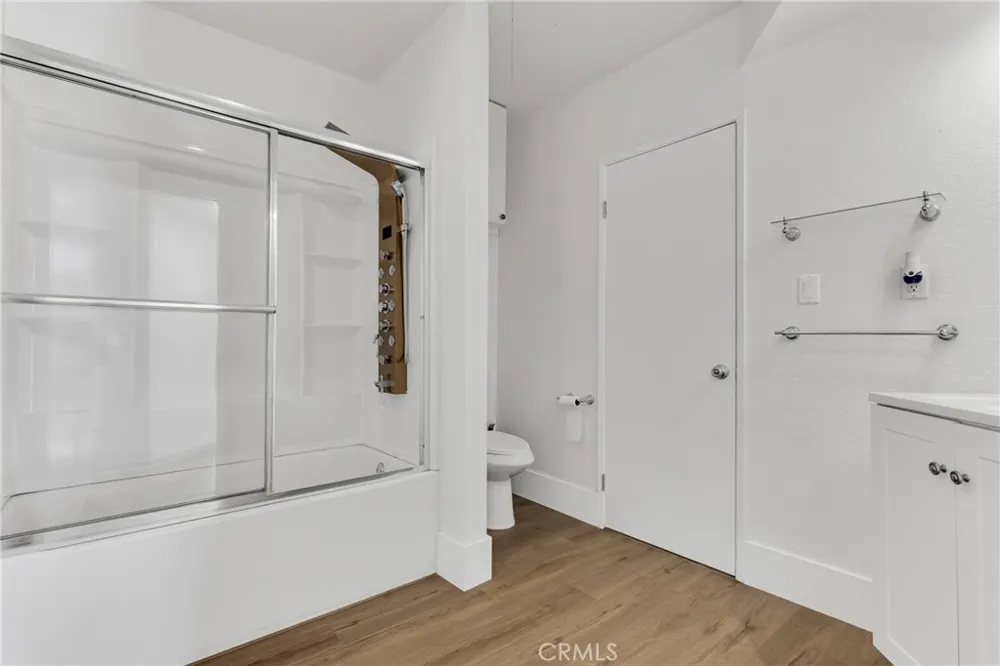 7632 Topanga Canyon #110 Canoga Park, CA 91304
