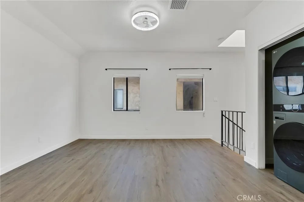 7632 Topanga Canyon #110 Canoga Park, CA 91304
