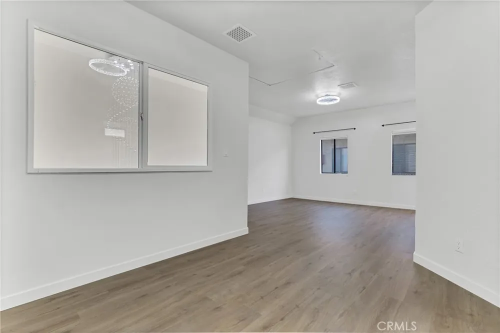 7632 Topanga Canyon #110 Canoga Park, CA 91304