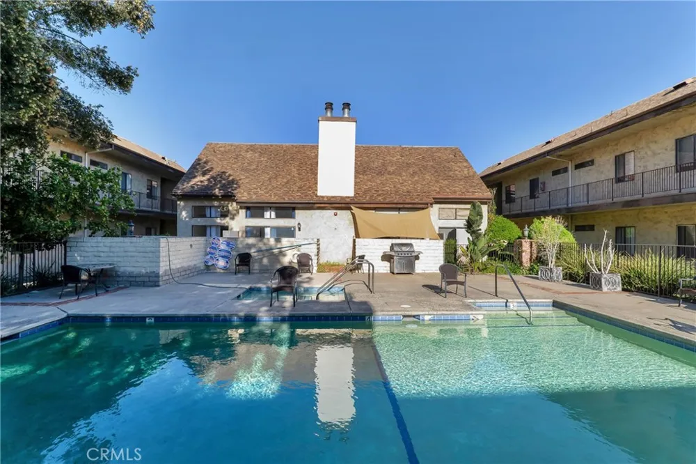7632 Topanga Canyon #110 Canoga Park, CA 91304