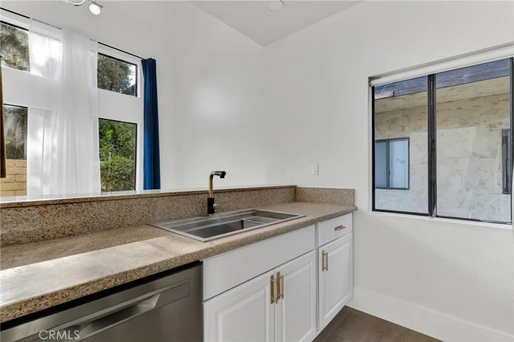 7632 Topanga Canyon #110 Canoga Park, CA 91304