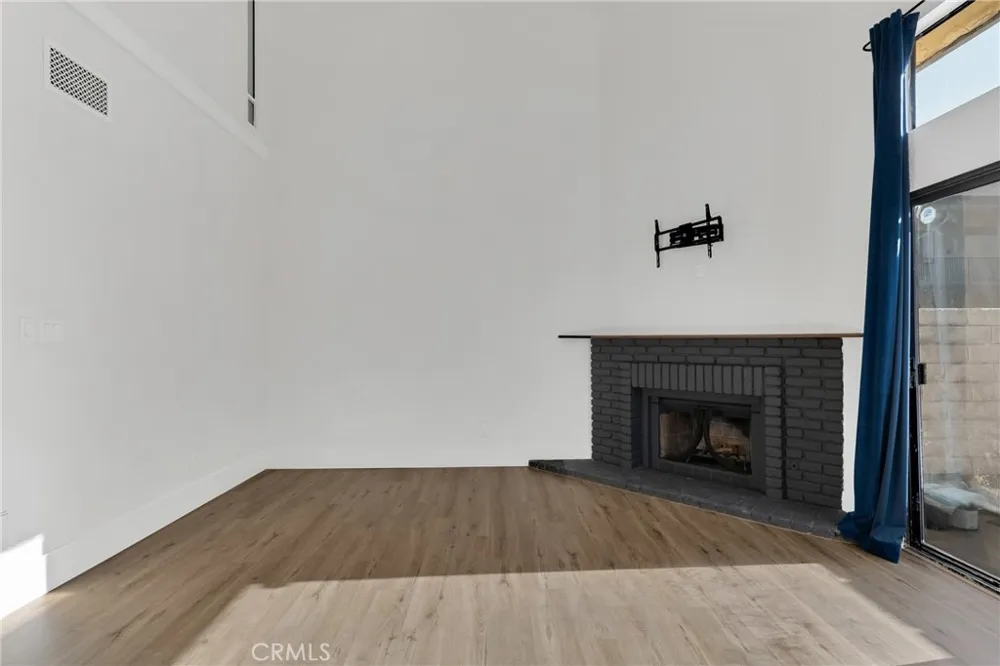 7632 Topanga Canyon #110 Canoga Park, CA 91304