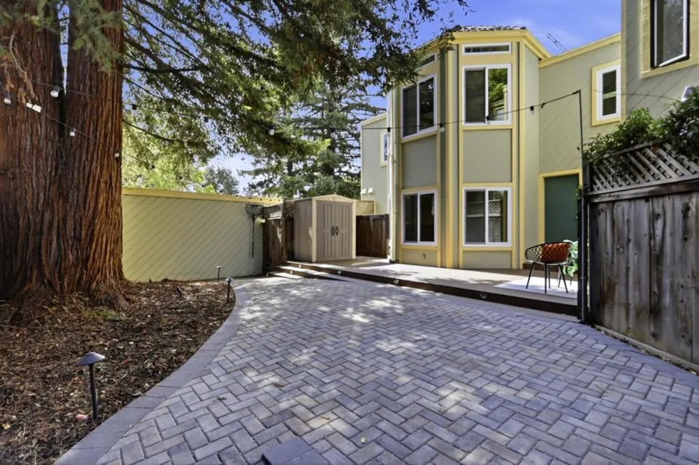 620 Mariposa Avenue #4 Mountain View, CA 94041