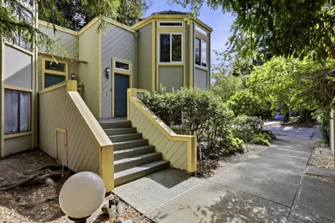 620 Mariposa Avenue #4