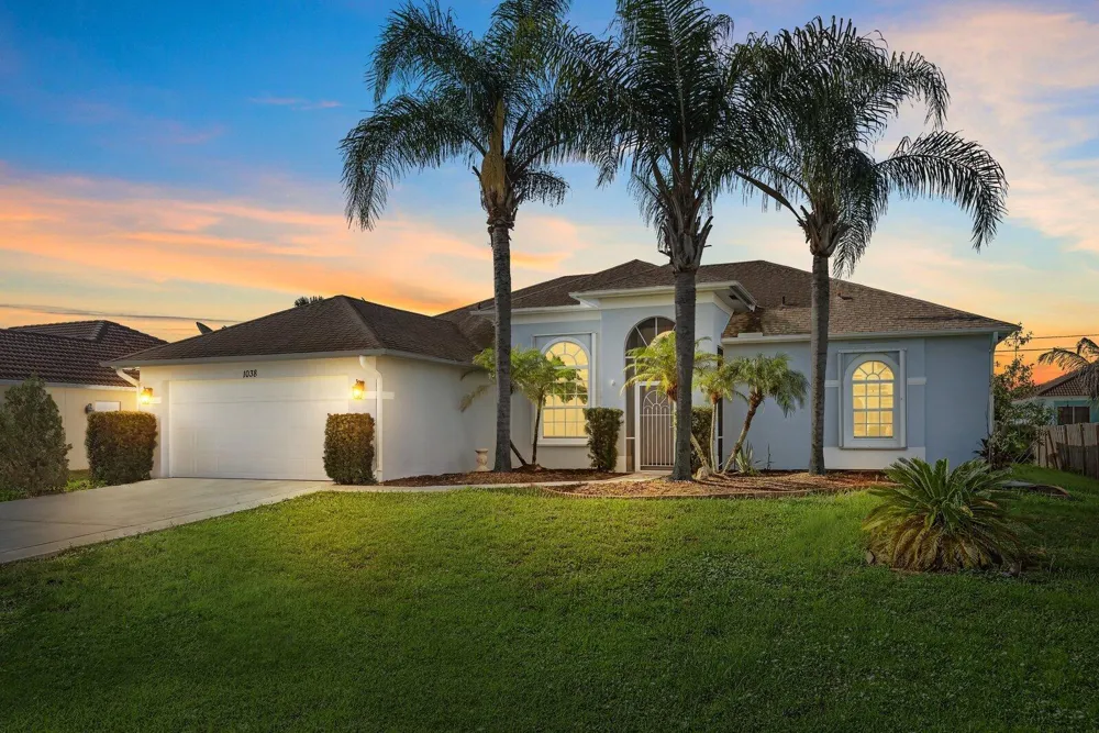1038 SW Fisherman Avenue Port St. Lucie, FL 34953