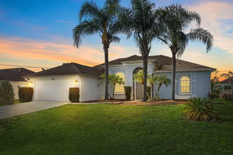 1038 SW Fisherman Avenue