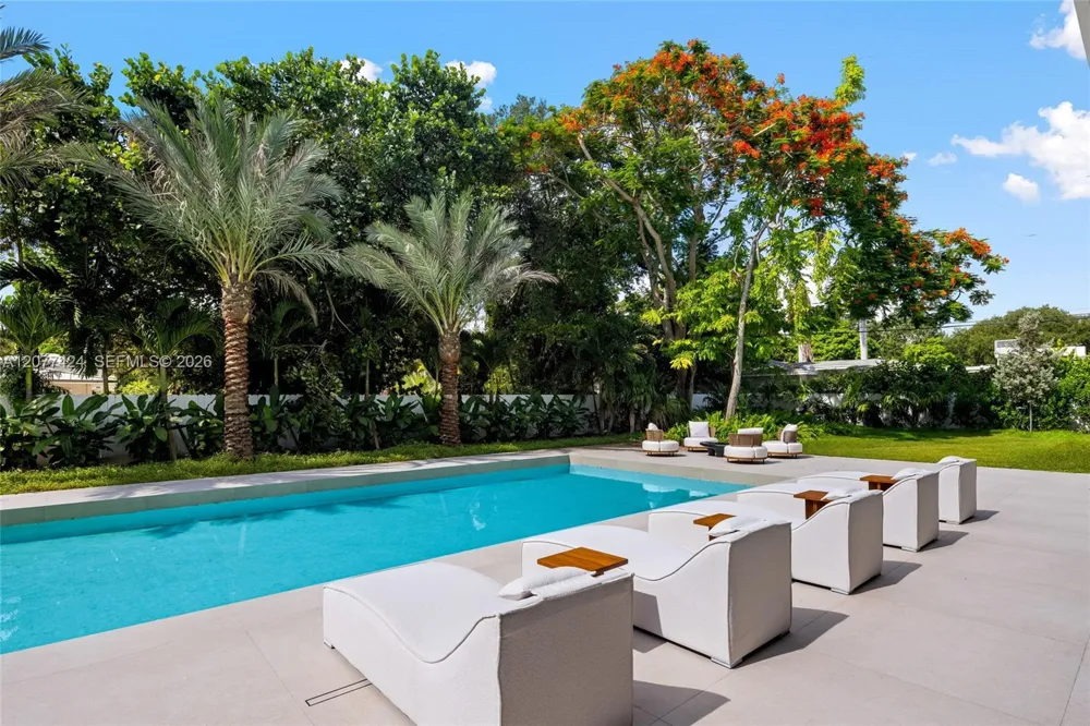 6200 SW 123rd Ter Pinecrest, FL 33156