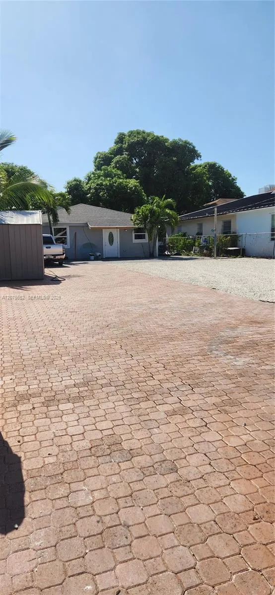 150 NW 17th Ct Miami, FL 33125