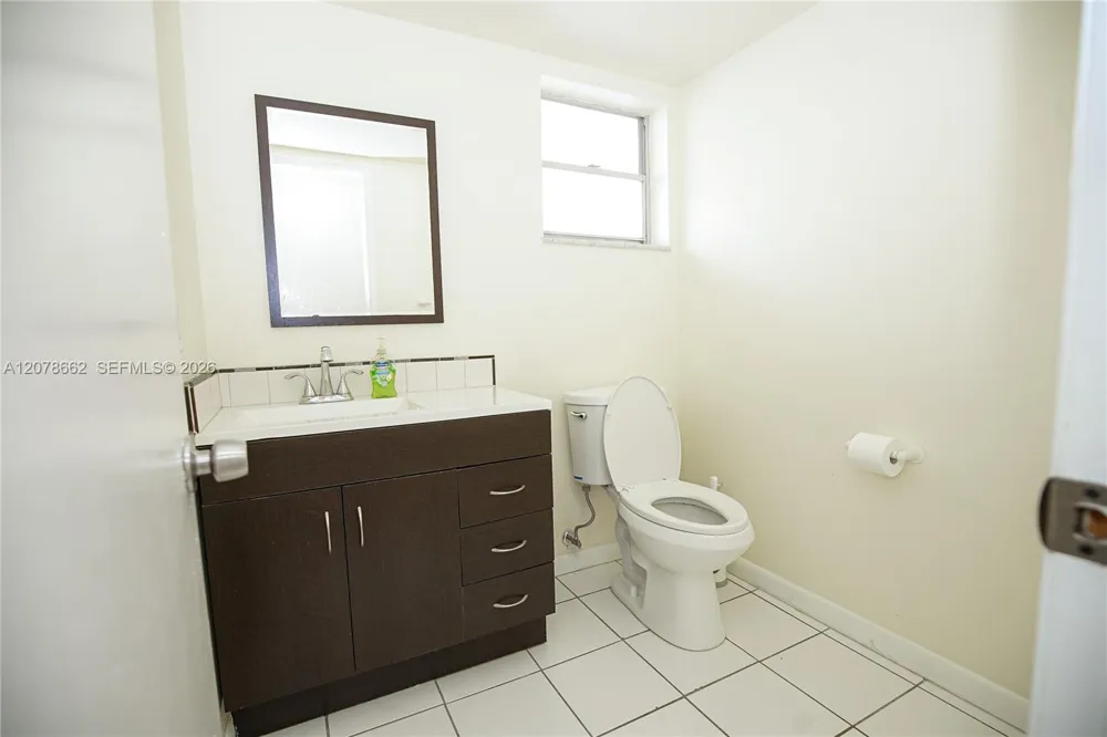 232 NE 12th Ave #103 Hallandale Beach, FL 33009