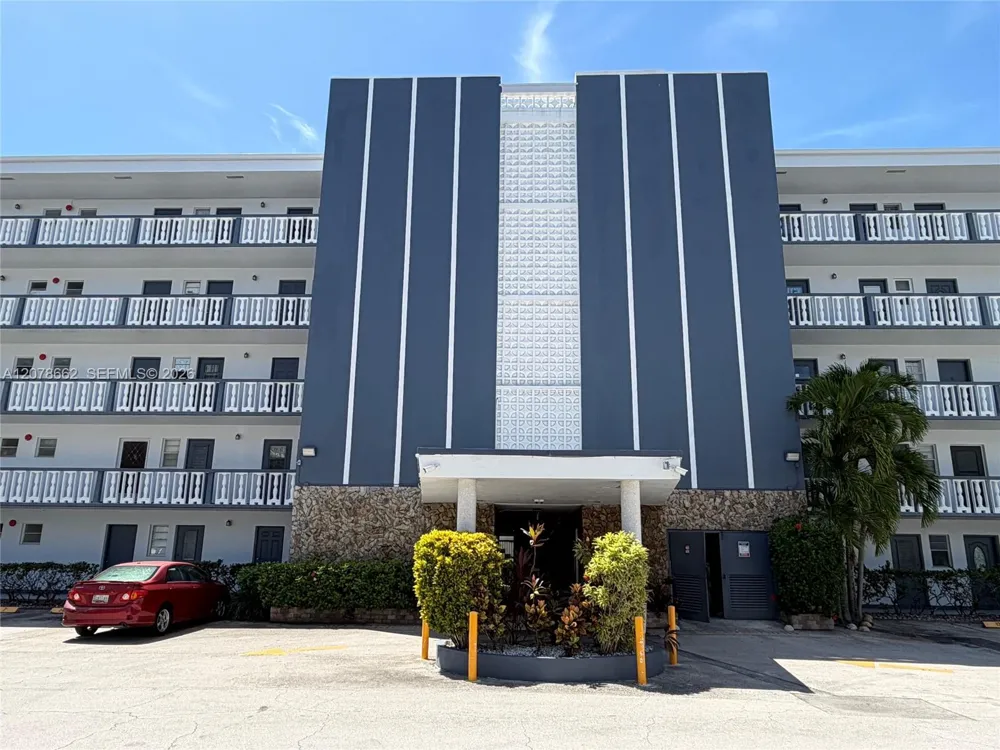 232 NE 12th Ave #103 Hallandale Beach, FL 33009