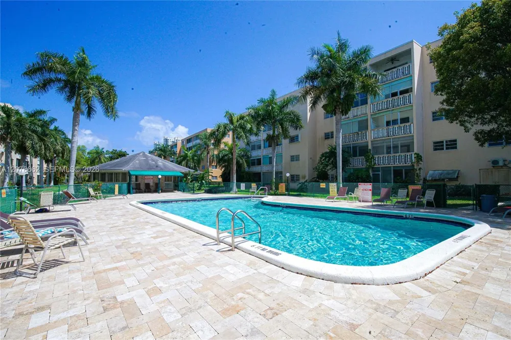 232 NE 12th Ave #103 Hallandale Beach, FL 33009