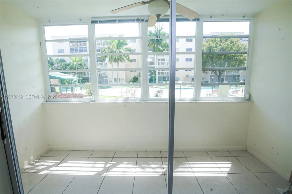 232 NE 12th Ave #103 Hallandale Beach, FL 33009