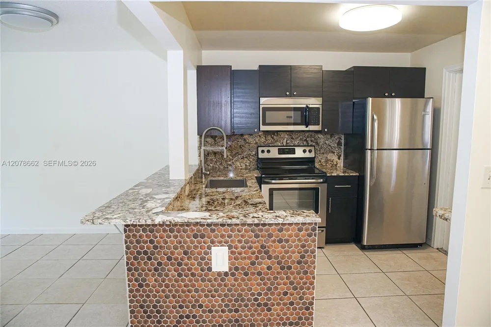 232 NE 12th Ave #103 Hallandale Beach, FL 33009
