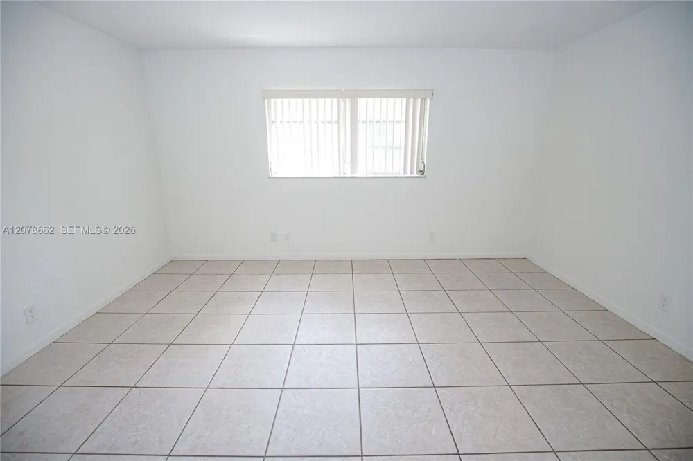 232 NE 12th Ave #103 Hallandale Beach, FL 33009