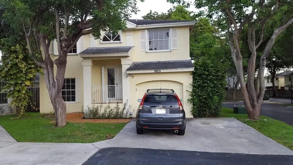 9851 SW 117th Court Miami, FL 33186