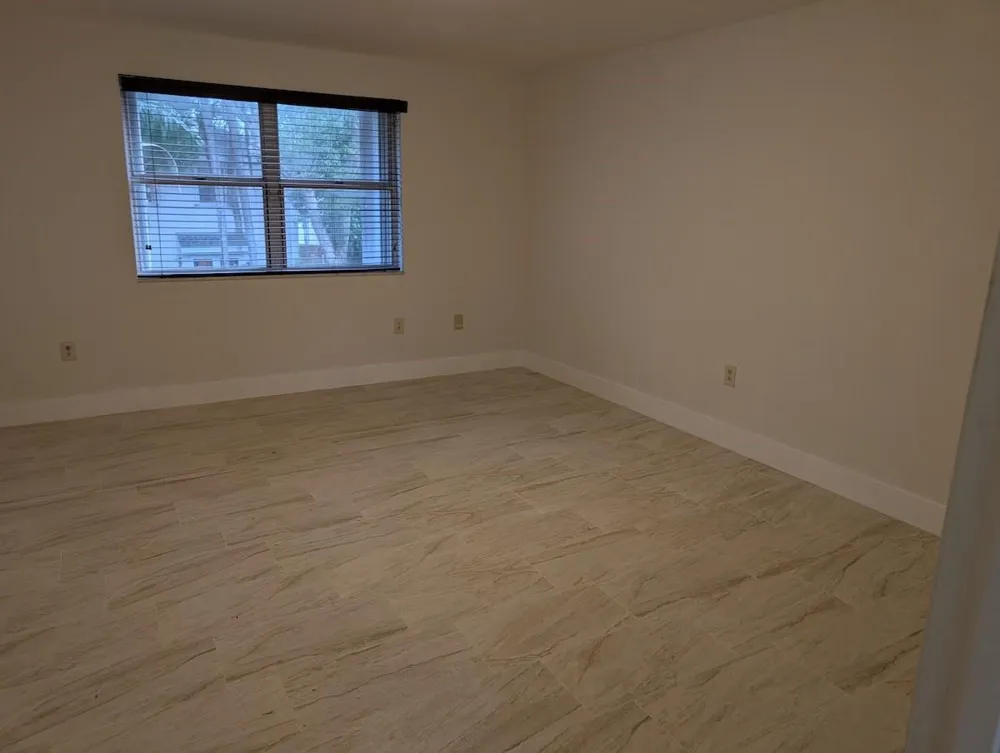 9851 SW 117th Court Miami, FL 33186