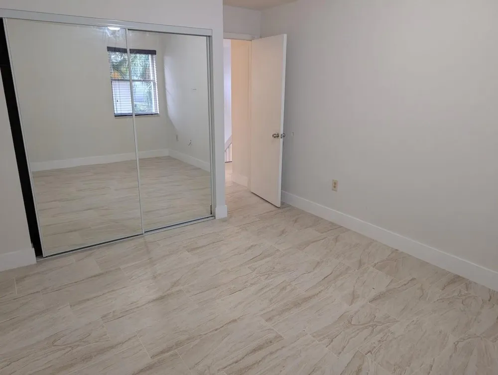 9851 SW 117th Court Miami, FL 33186