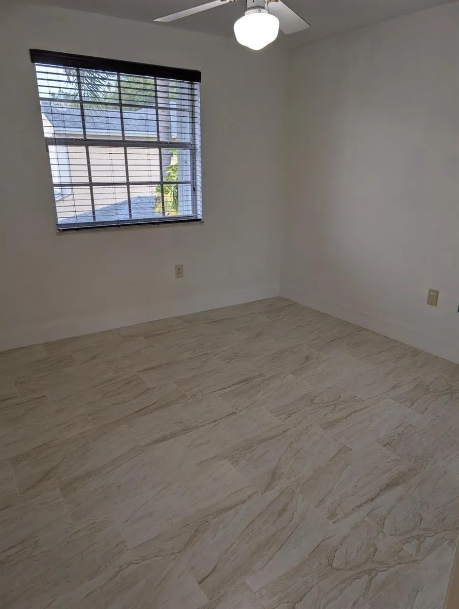 9851 SW 117th Court Miami, FL 33186