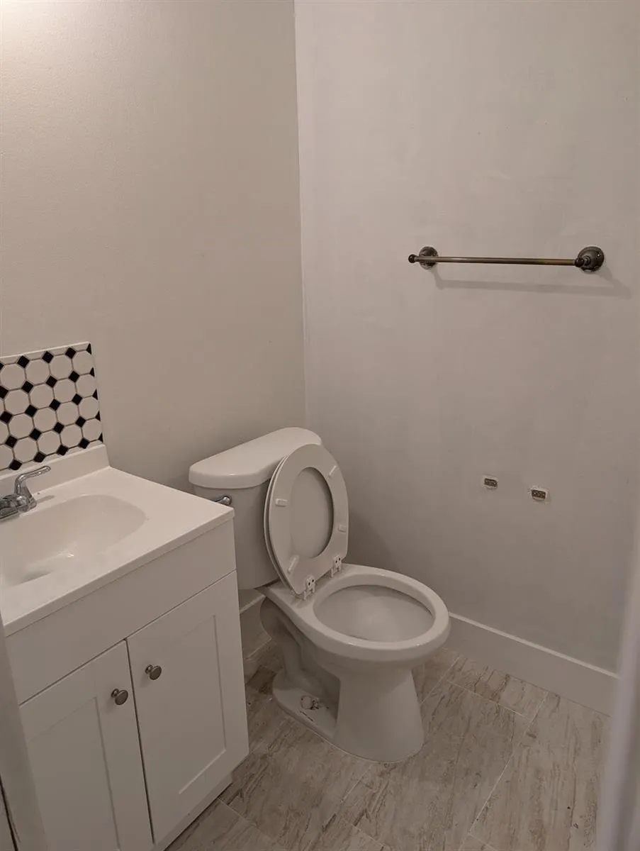 9851 SW 117th Court Miami, FL 33186