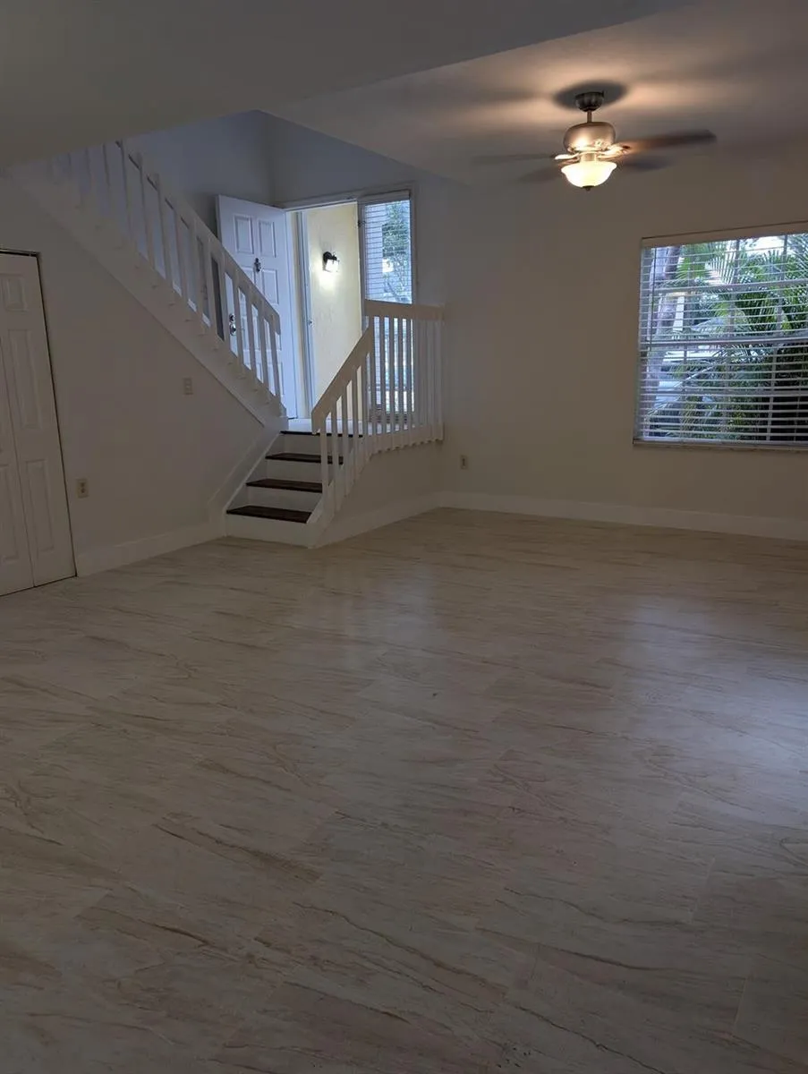 9851 SW 117th Court Miami, FL 33186