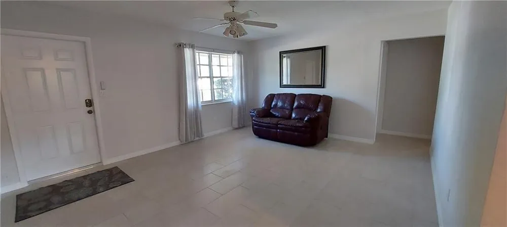 738 SW 5th Avenue Hallandale Beach, FL 33009