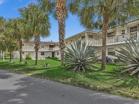 90 NE 19th Avenue #8