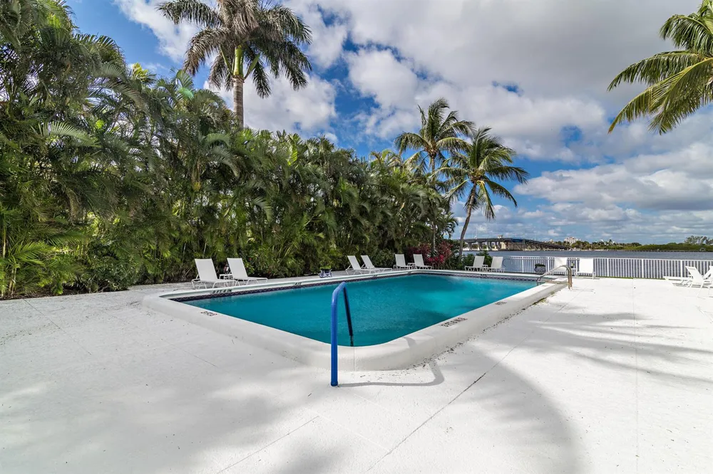 2860 S Ocean Boulevard #106 Palm Beach, FL 33480