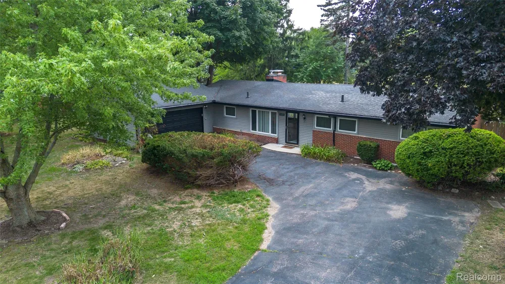 32515 Nottingham Knolls Farmington Hills City, MI 48334