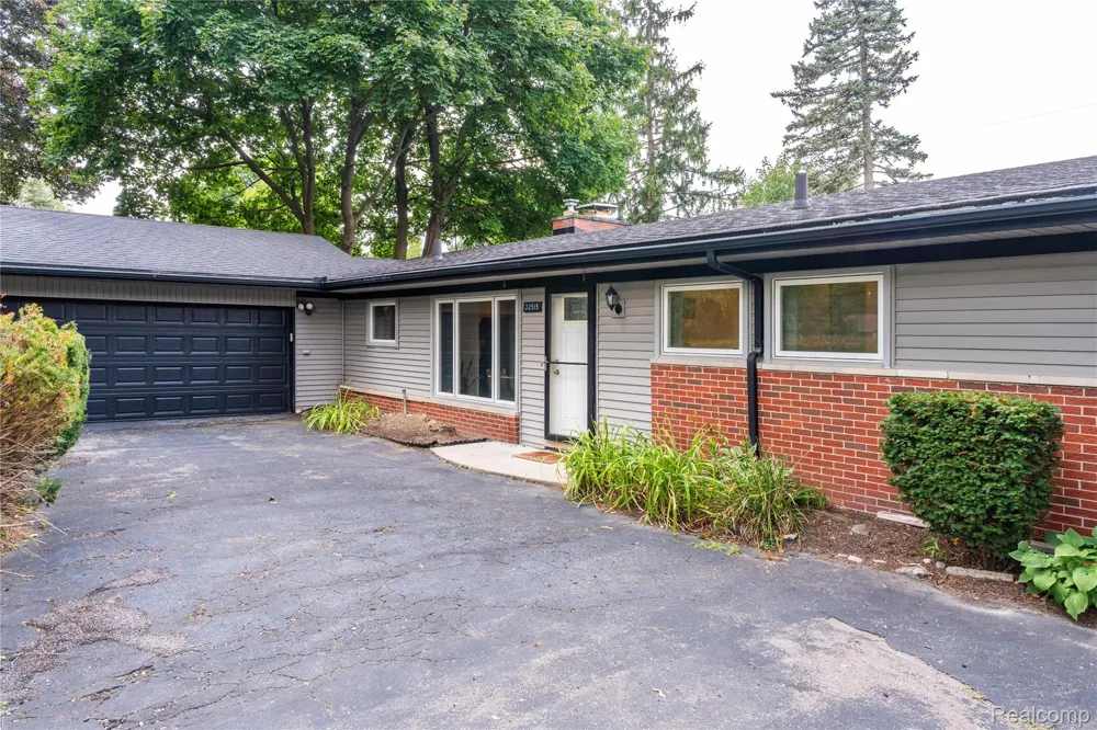 32515 Nottingham Knolls Farmington Hills City, MI 48334