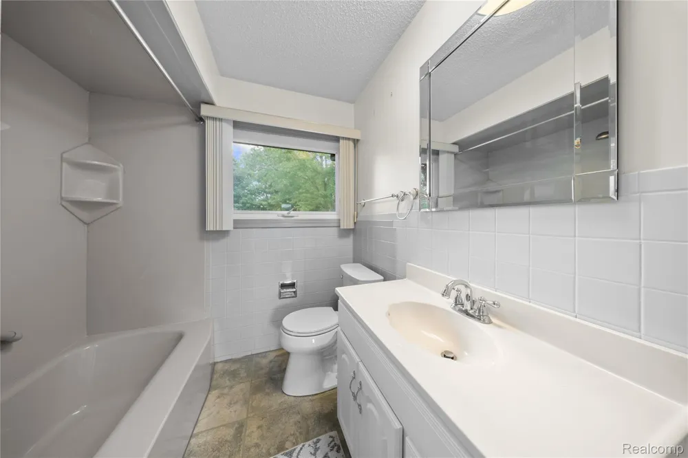 32515 Nottingham Knolls Farmington Hills City, MI 48334