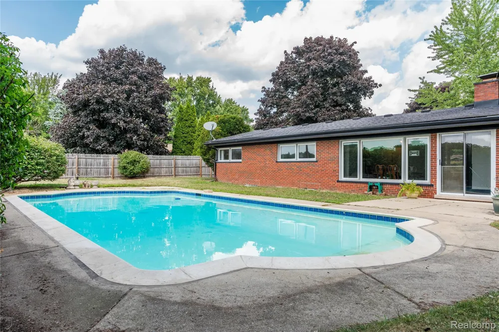 32515 Nottingham Knolls Farmington Hills City, MI 48334