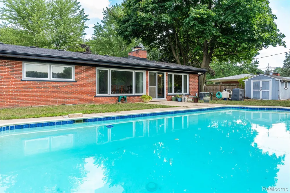 32515 Nottingham Knolls Farmington Hills City, MI 48334