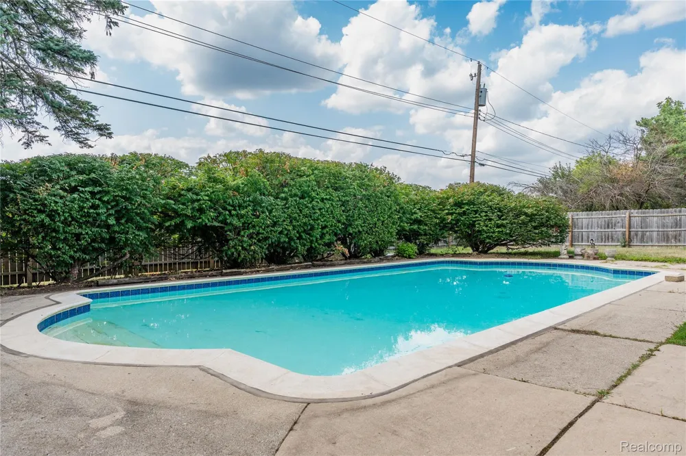 32515 Nottingham Knolls Farmington Hills City, MI 48334