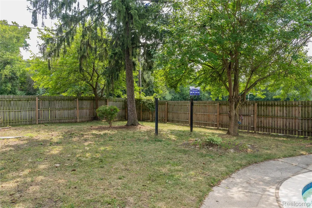 32515 Nottingham Knolls Farmington Hills City, MI 48334