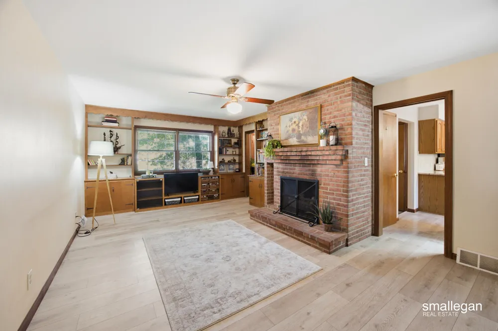 4752 Bonnie Avenue SE Kentwood City, MI 49508