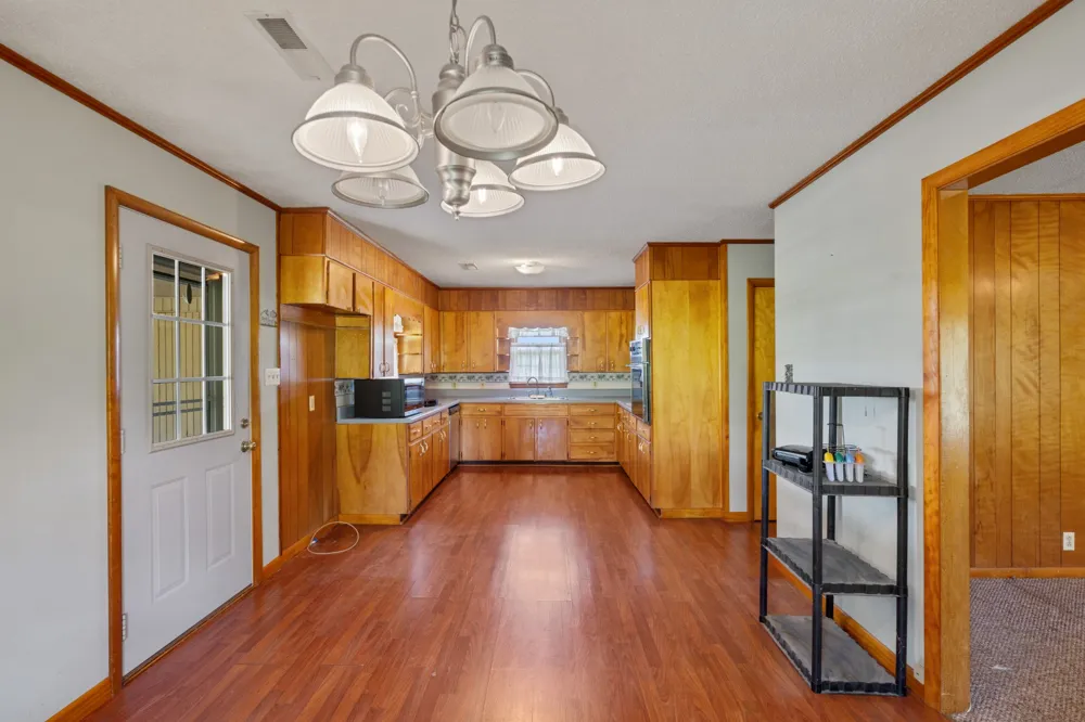 341 Horseshoe Bend Ln Elmwood, TN 38560