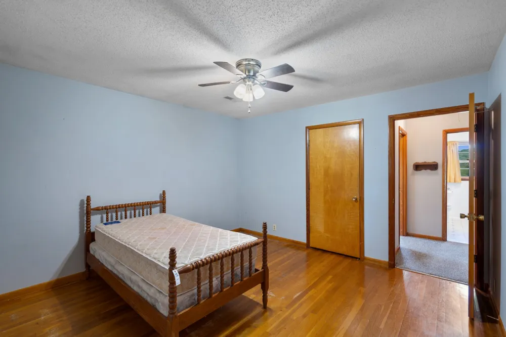 341 Horseshoe Bend Ln Elmwood, TN 38560